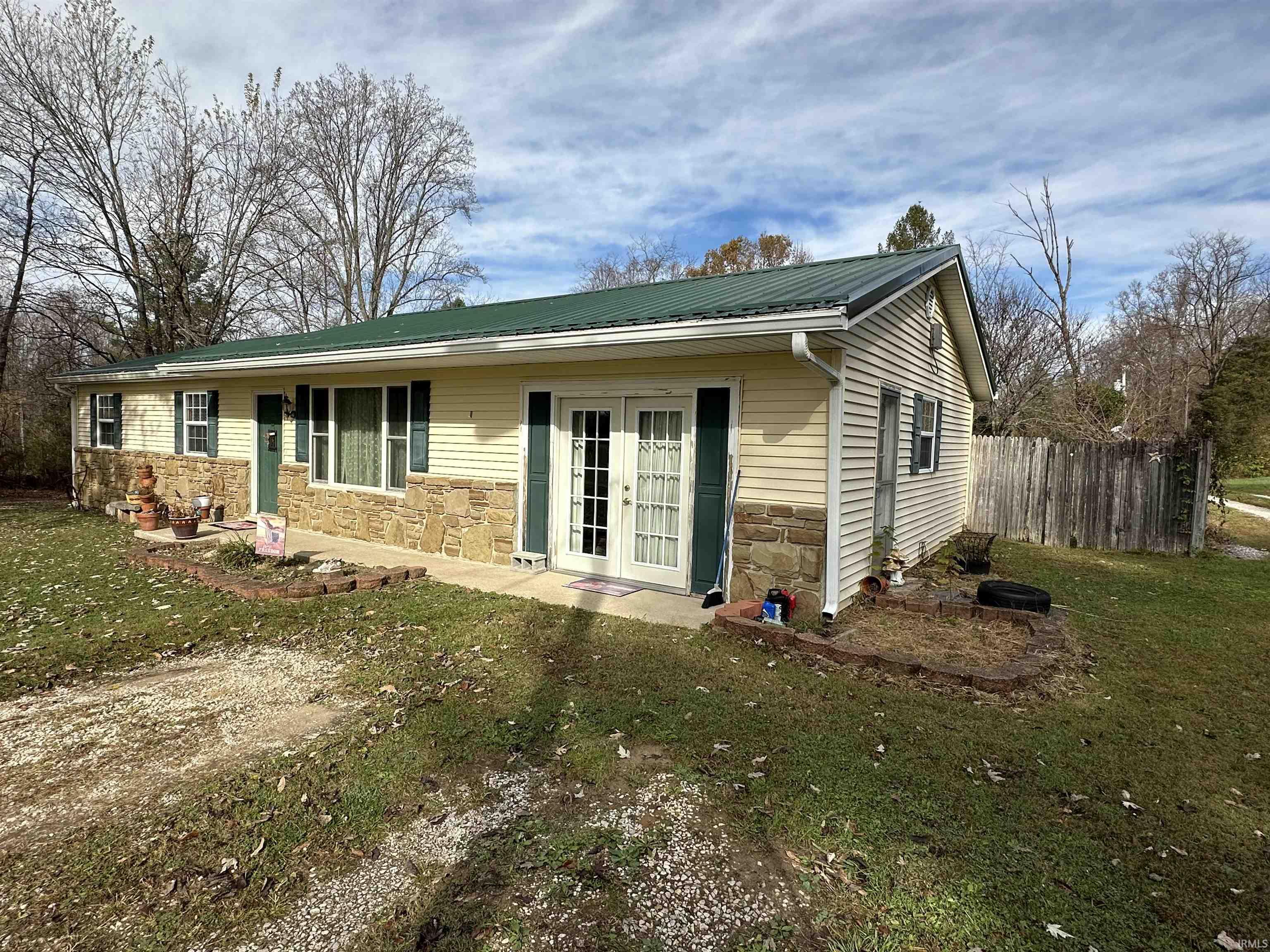 615 Mahan Road Bedford, IN 47421 - Photo 3 of 28