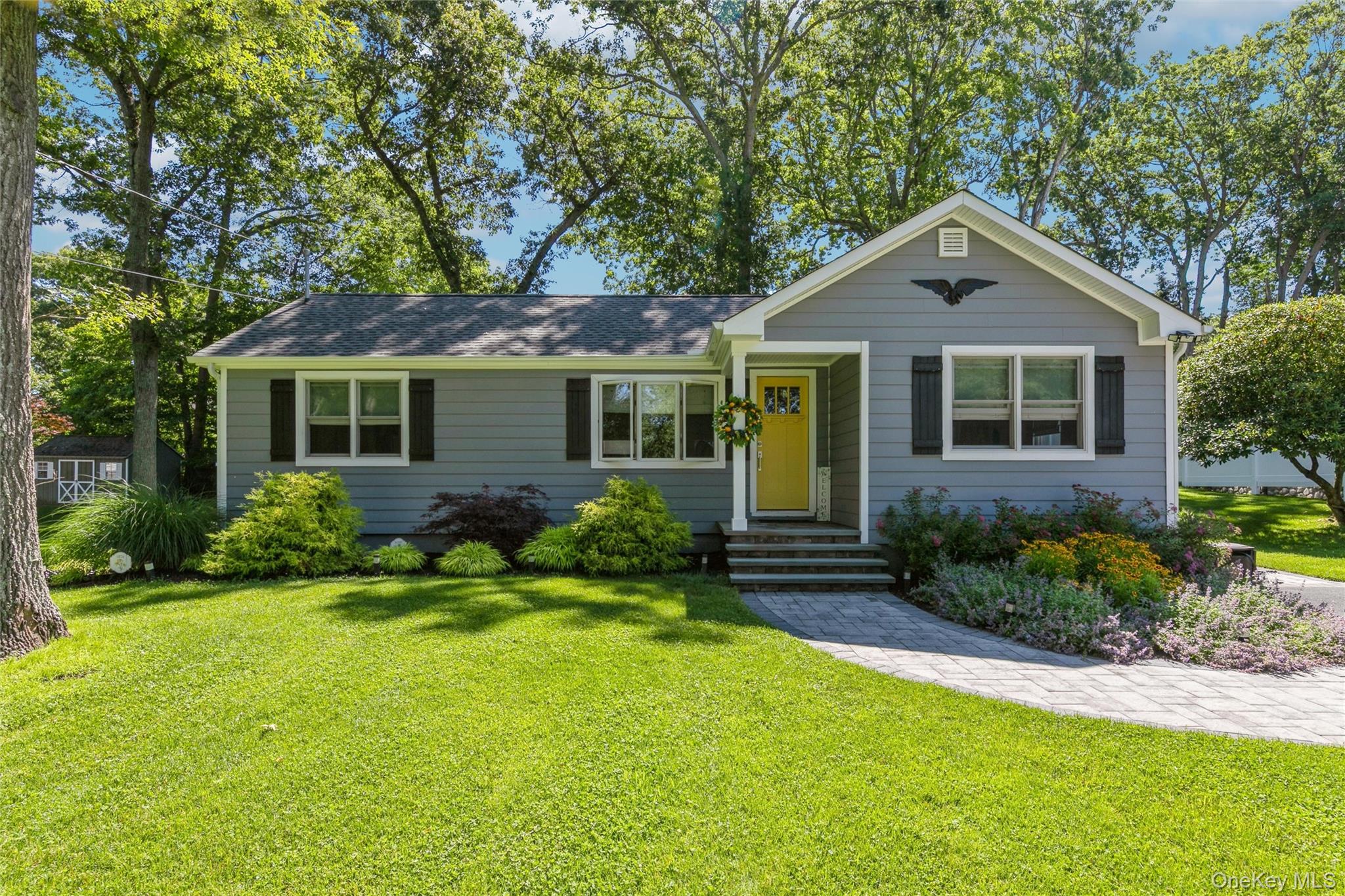 9 Middle Cross Shoreham, NY 11786 - Photo 1 of 37