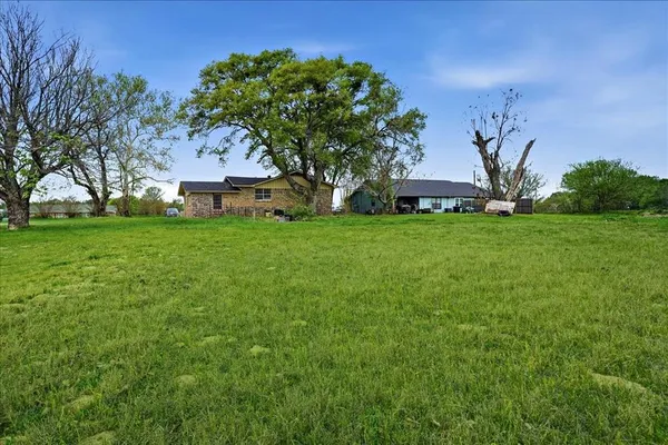 $1,450 | 15106 County Road 431, Unit A, Lindale, TX 75771