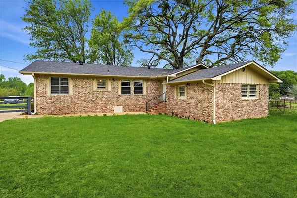 $1,450 | 15106 County Road 431, Unit A, Lindale, TX 75771