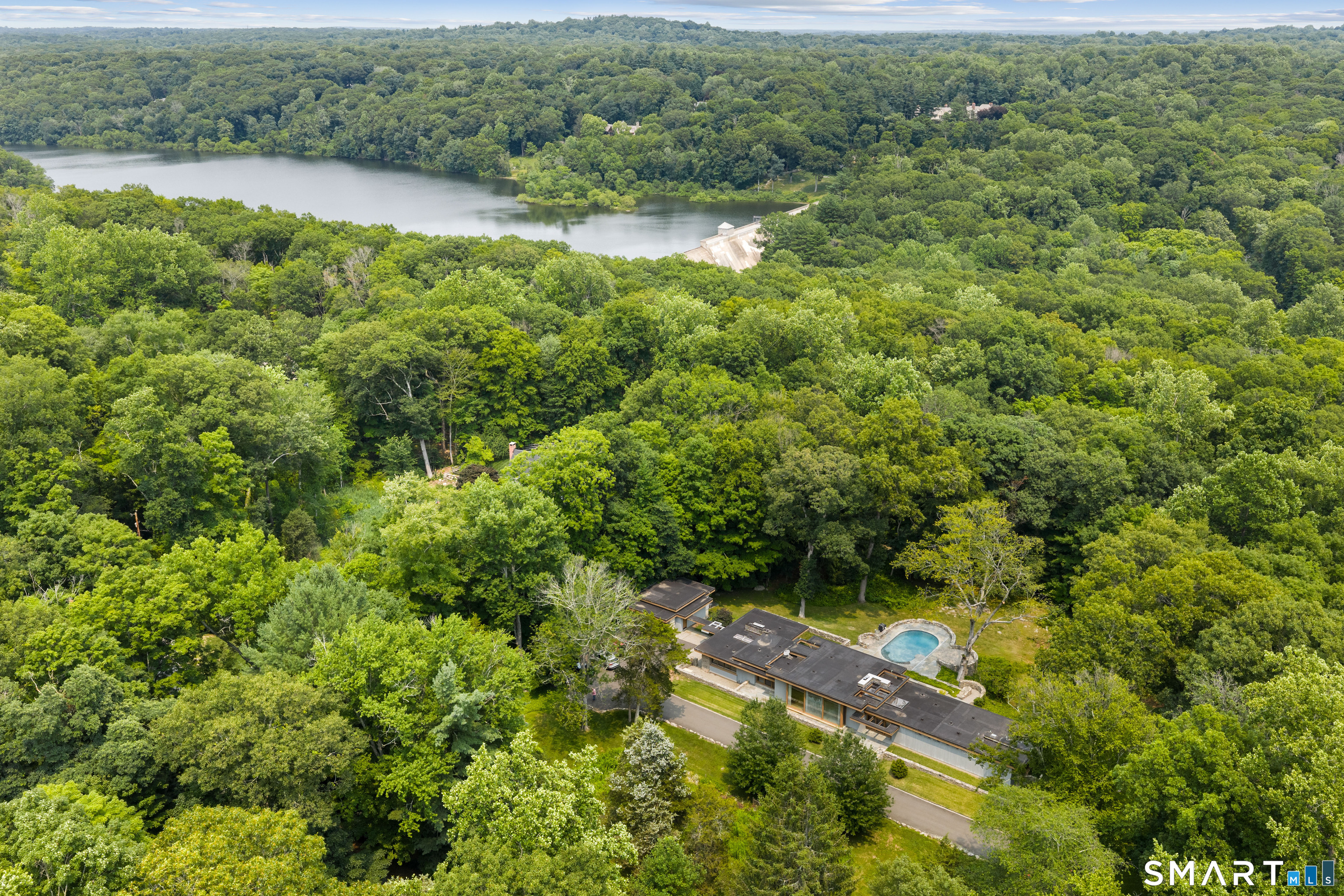 192 Cross Ridge Road New Canaan, CT 06840 - Photo 25 of 27