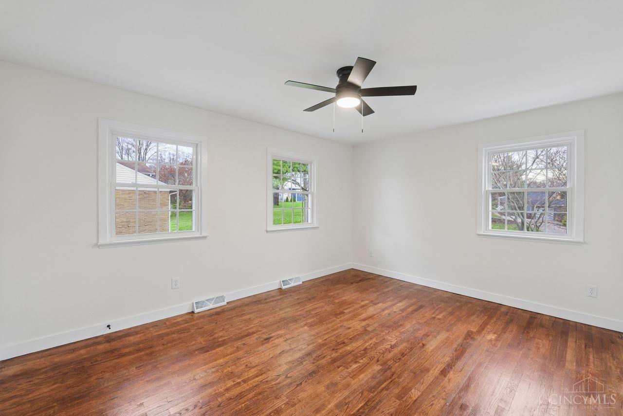357 Meadowcrest Road Cincinnati, OH 45231 - Photo 19 of 61