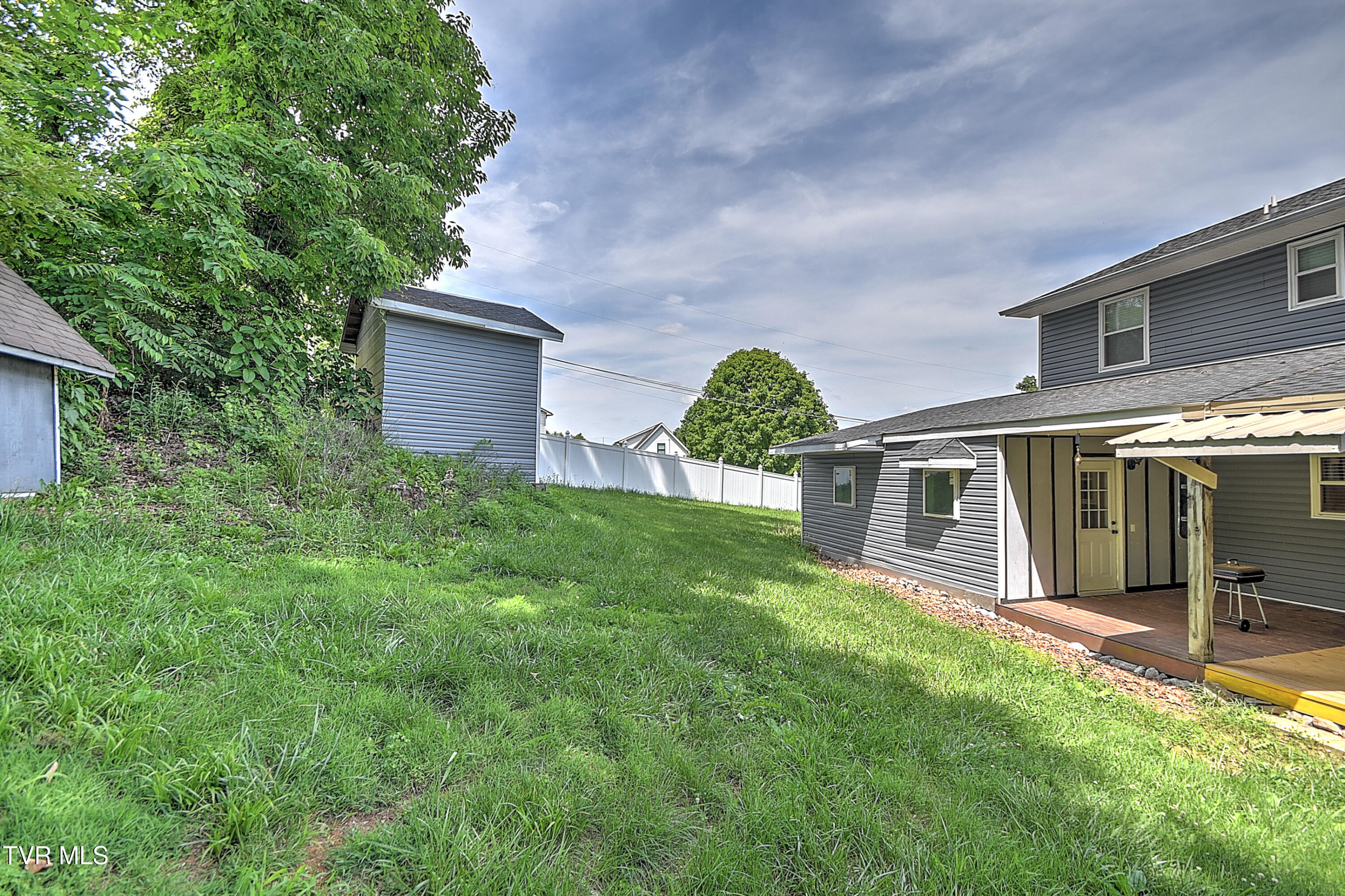 107 Springview Drive Gray, TN 37615 - Photo 36 of 44 FC3BF74D-5FB4-4AB5-95C1-32107A23DC96