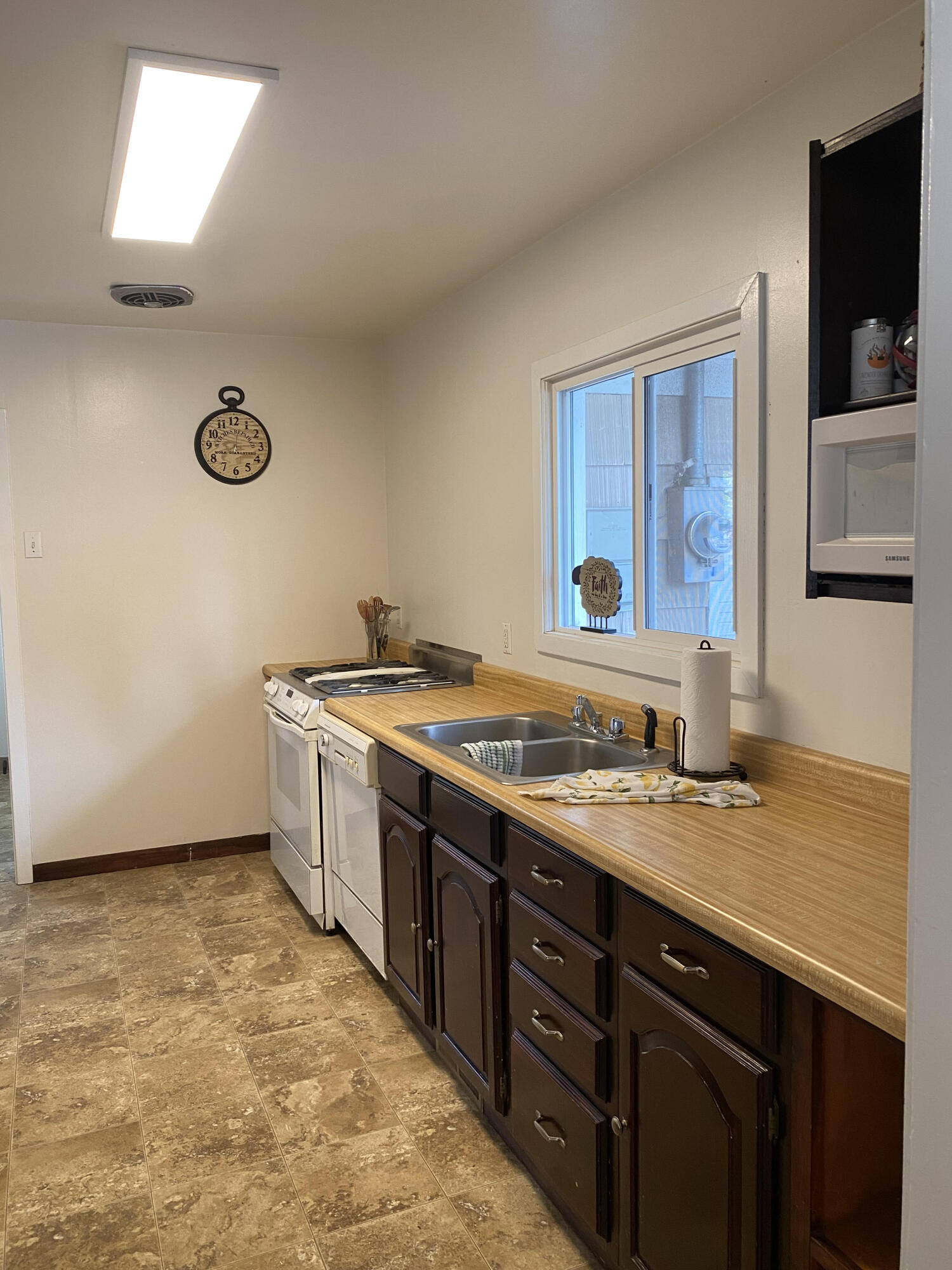 1826 Homedale Road Klamath Falls, OR 97603 - Photo 13 of 43 h15