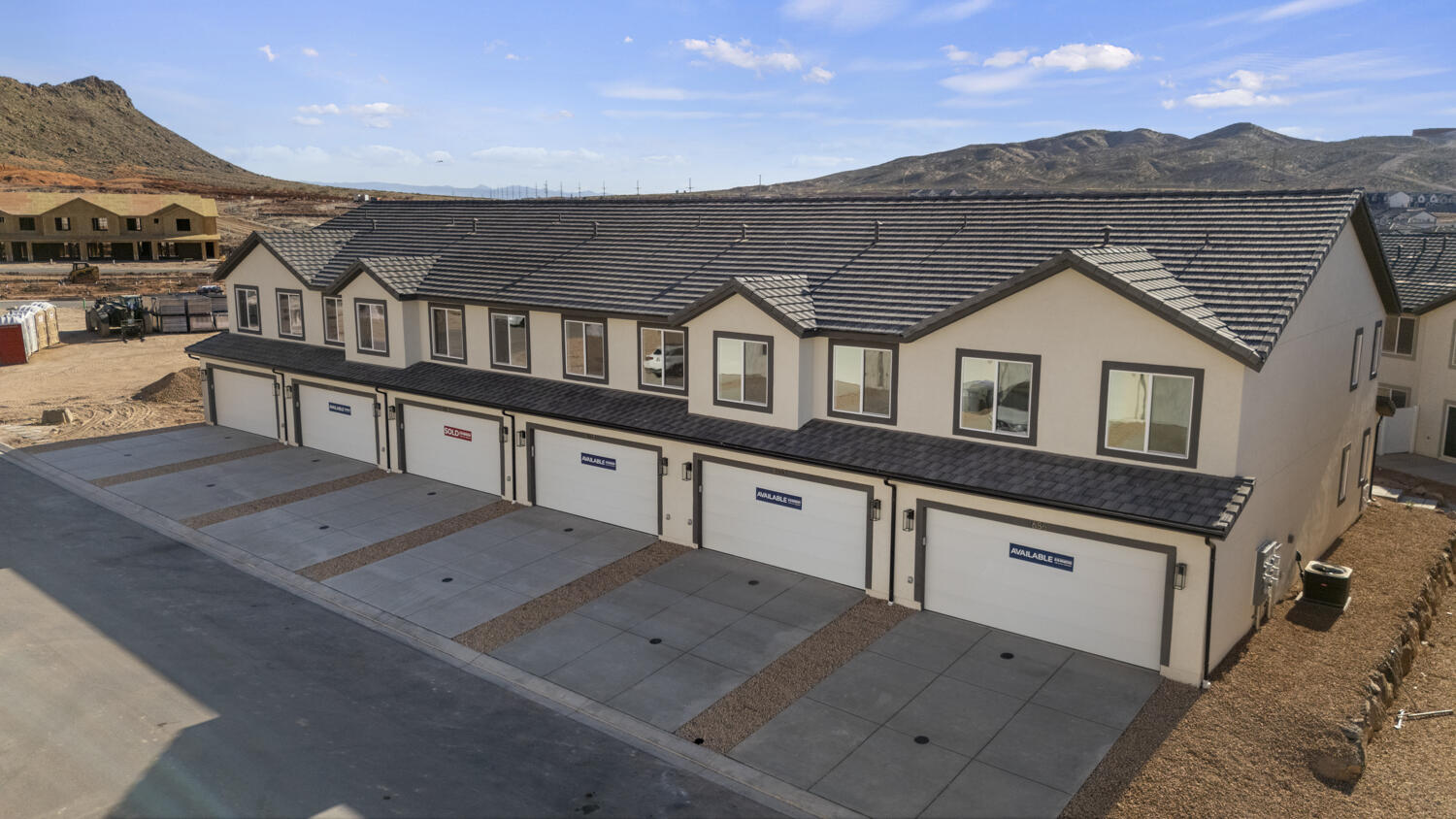 2188 South Wolverine, Unit 2533 Washington, UT 84780 - Photo 2 of 41 1.1