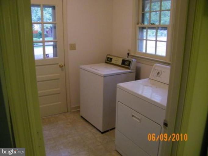 212 North Randolph Road Fredericksburg, VA 22405 - Photo 4 of 7 Laundry Area 1