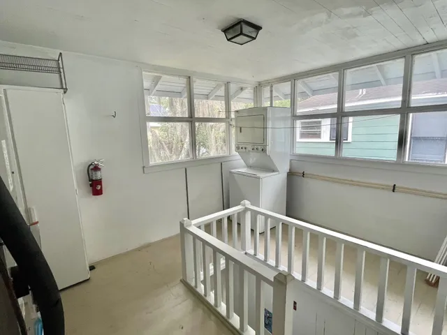 a view of entryway with a window