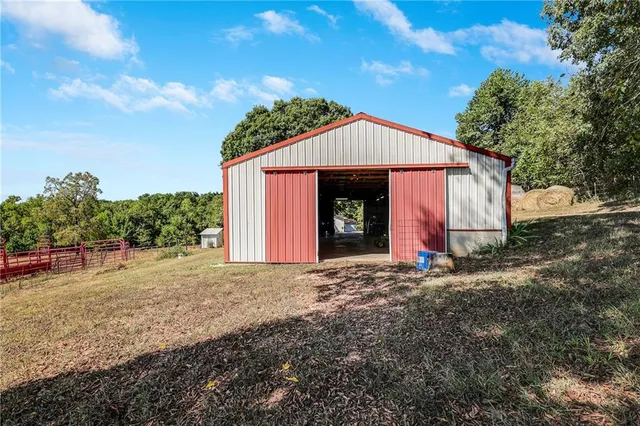 $1,625,000 | 27930 Hwy B, Lincoln, MO 65338