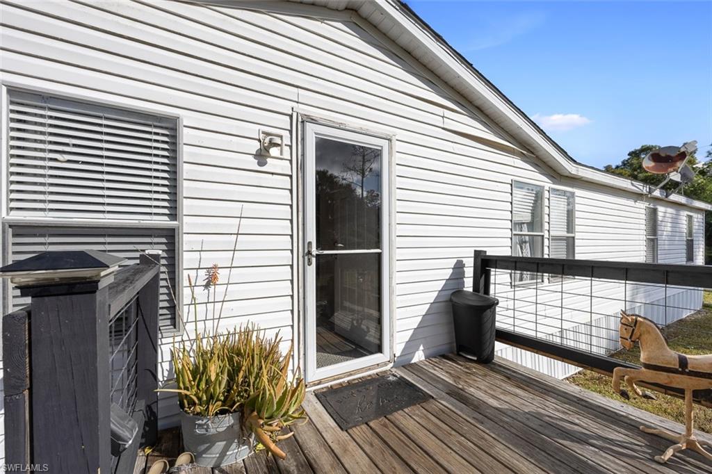 321 Brandy Lane Naples, FL 34114 - Photo 7 of 24 Entry