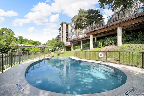 $465,000 | 401 West Lincoln Street, Unit A101, New Braunfels, TX 78130