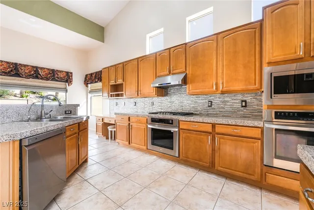 $890,000 | 7064 New Moon Way, Las Vegas, NV 89110