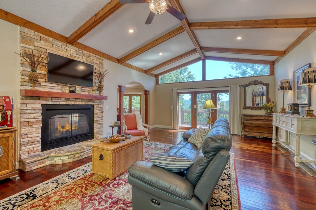 276 Lancelot Loop Clayton, GA 30525 - Photo 5 of 58