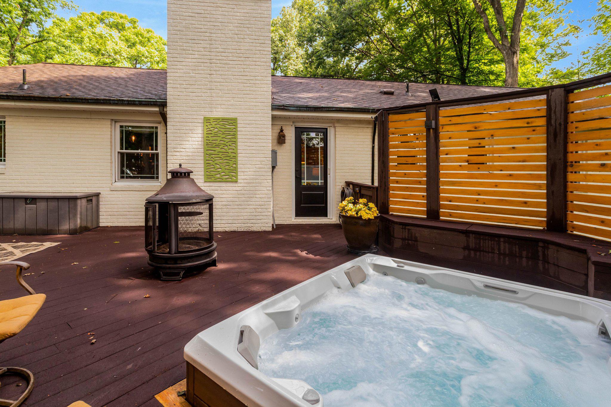 7506 Oriole Avenue Springfield, VA 22150 - Photo 50 of 67 Hot tub with cedar privacy fence