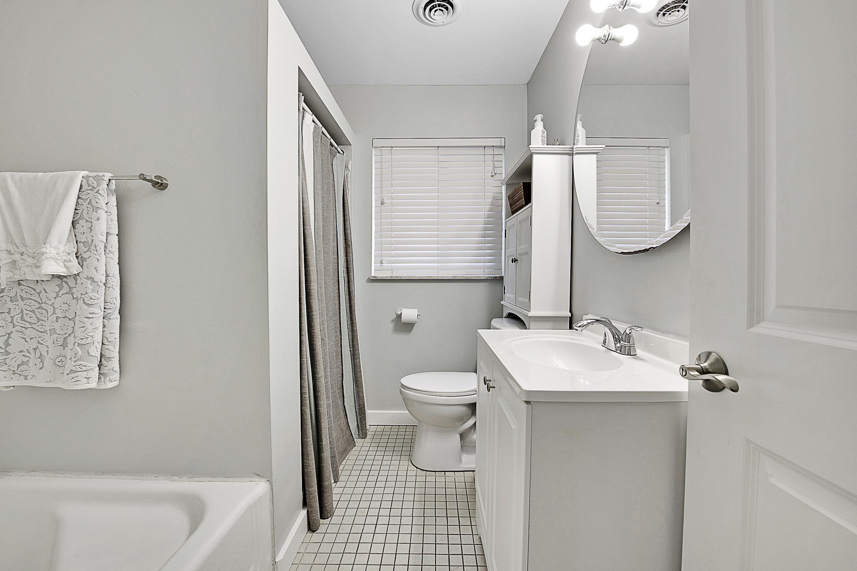 11038 Clinton River Road Sterling Heights, MI 48314 - Photo 31 of 46 50110219-30.JPG