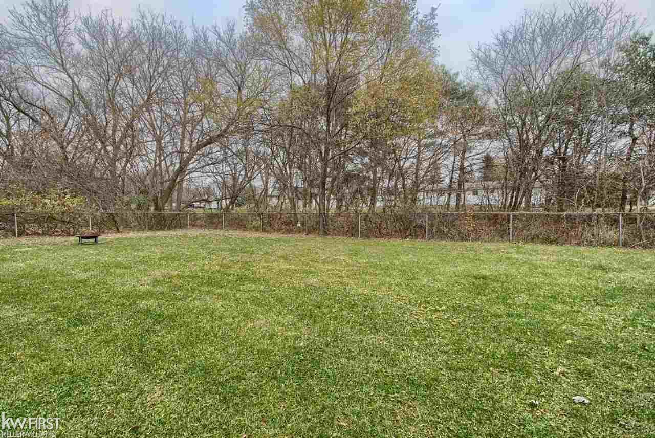 2071 South Vassar Road Davison, MI 48423 - Photo 10 of 28 21526388-9.JPG