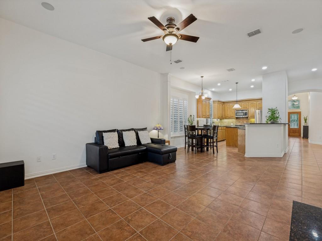 3078 Camden Bluff Road Frisco, TX 75034 - Photo 9 of 26