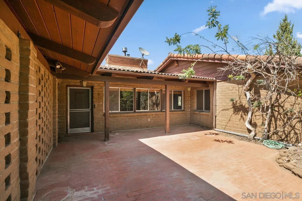32630 Camino Moro Warner Springs, CA 92086 - Photo 5 of 33 a front view of a house with a garden