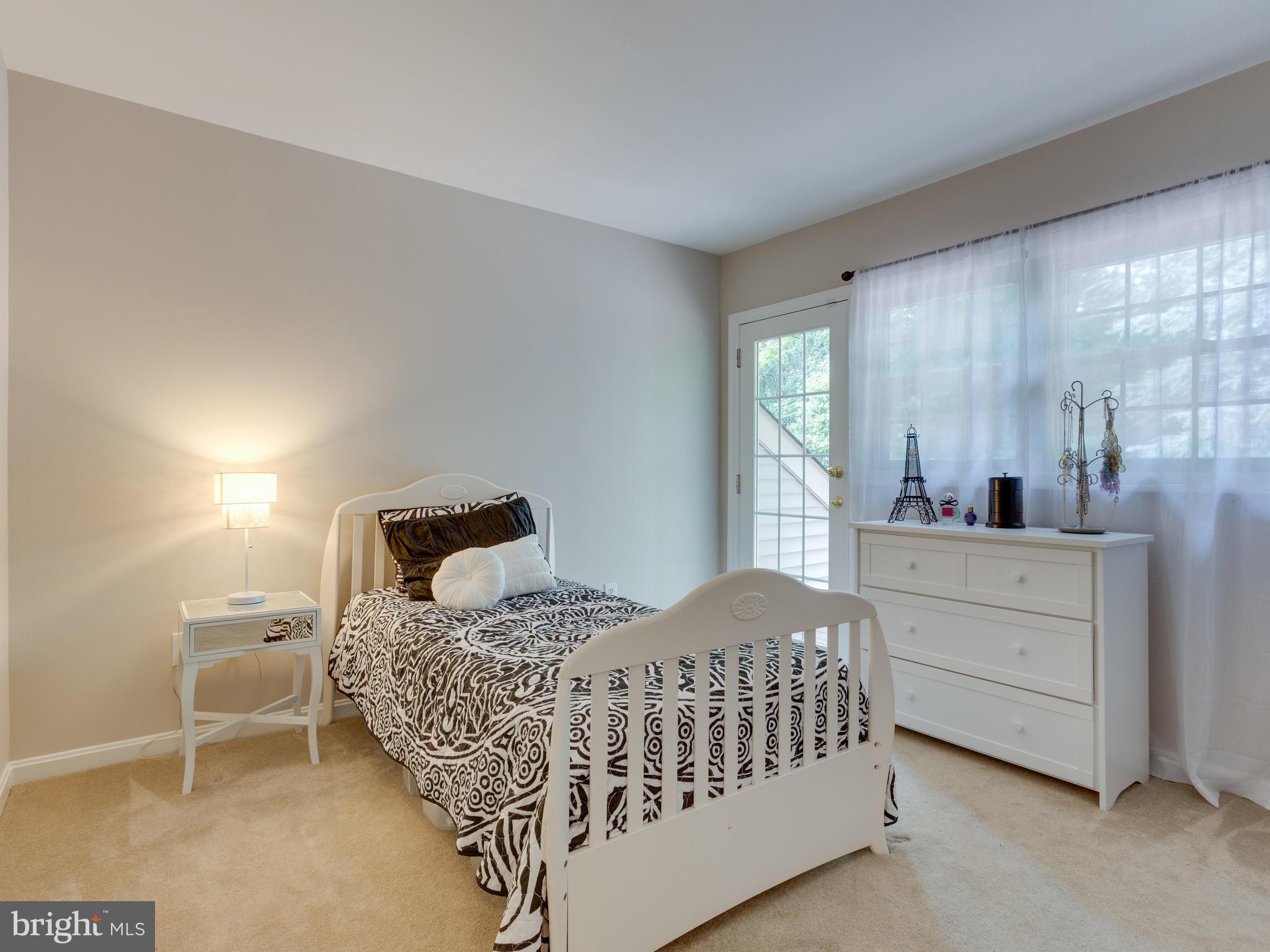 8119 Ridge Creek Way Springfield, VA 22153 - Photo 18 of 30 Upper Level Bedroom w/Walk-in Closet and Balcony