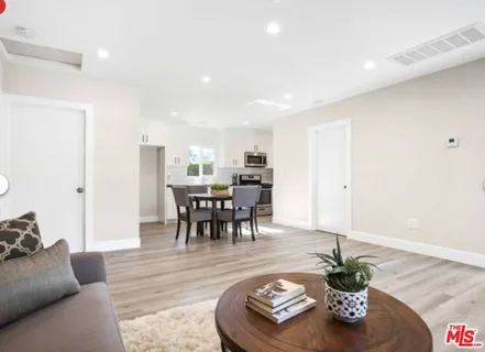 $3,650 | 6651 Aldea Avenue, Lake Balboa, CA 91406