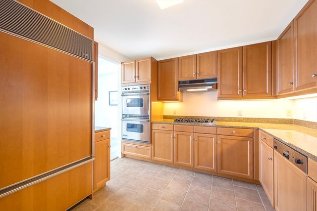 $2,825,000 | 2 Avery Street, Unit PH1F, Boston, MA 02111