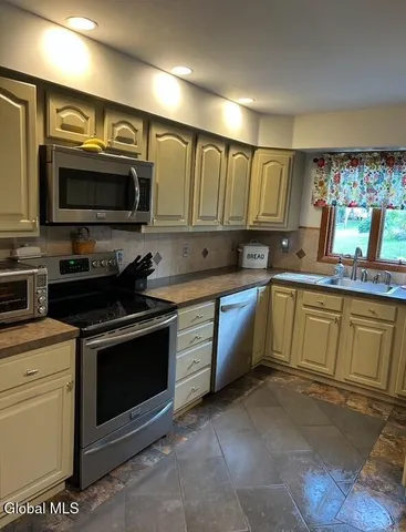 $358,500 | 104 Haughney Road, Troy, NY 12182