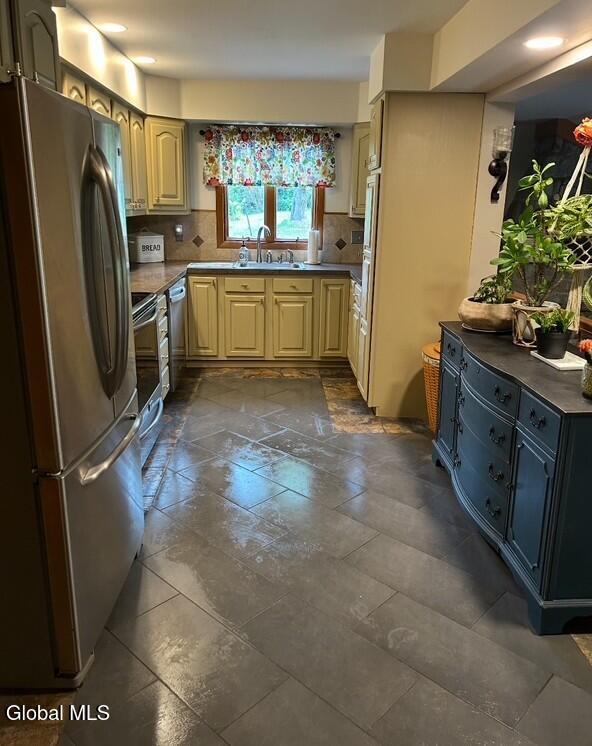 104 Haughney Road Troy, NY 12182 - Photo 10 of 49 Screenshot 2026-01-15 at 2 35 54 PM