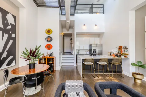 $350,000 | 2343 North Greenview Avenue, Unit 211, Chicago, IL 60614