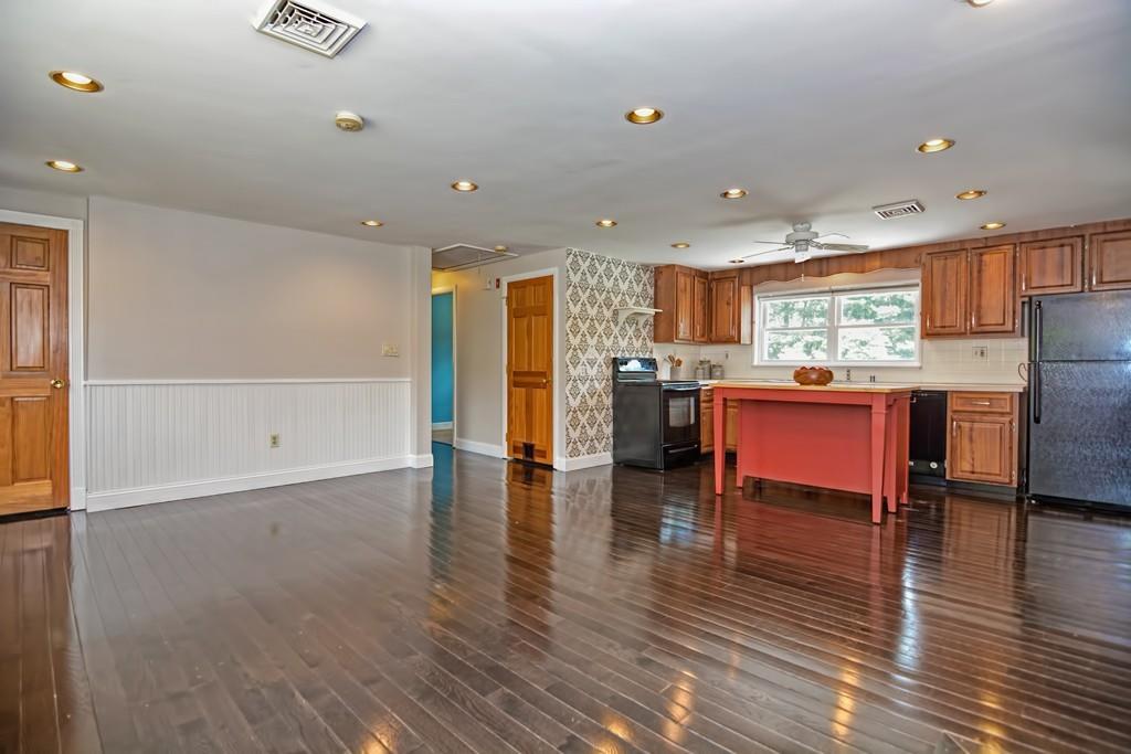 43 Turner Road Holliston, MA 01746 - Photo 8 of 33 Gallery Image 8