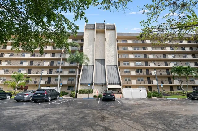 $239,000 | 3300 West Rolling Hills Circle, Unit 610, Davie, FL 33328