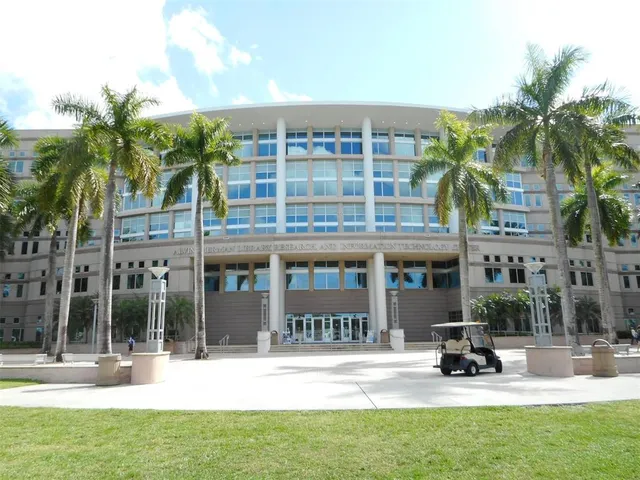 $239,000 | 3300 West Rolling Hills Circle, Unit 610, Davie, FL 33328