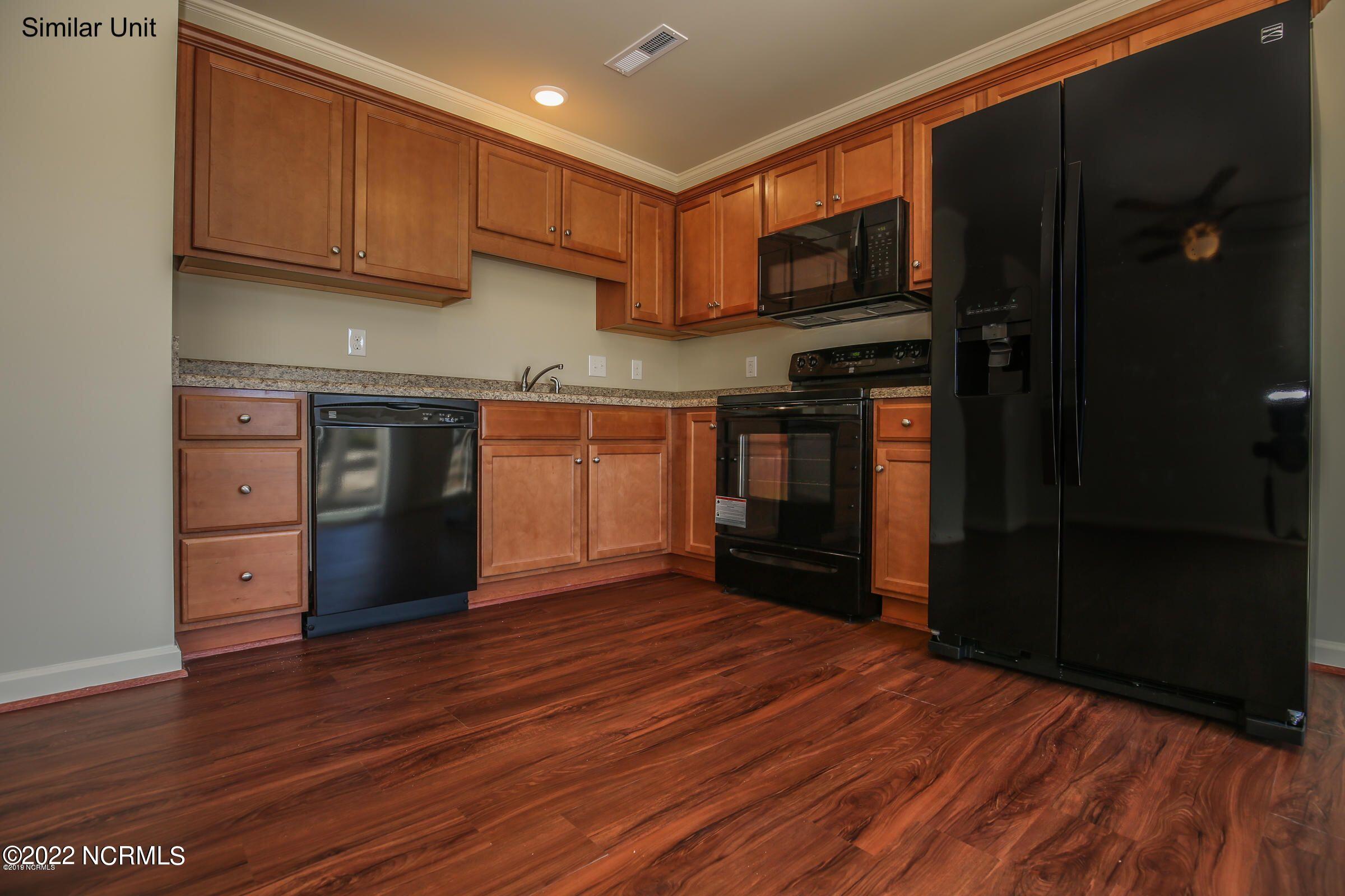 452 Sullivan Loop Road Midway Park, NC 28544 - Photo 3 of 11 20190816210859400548000000-o