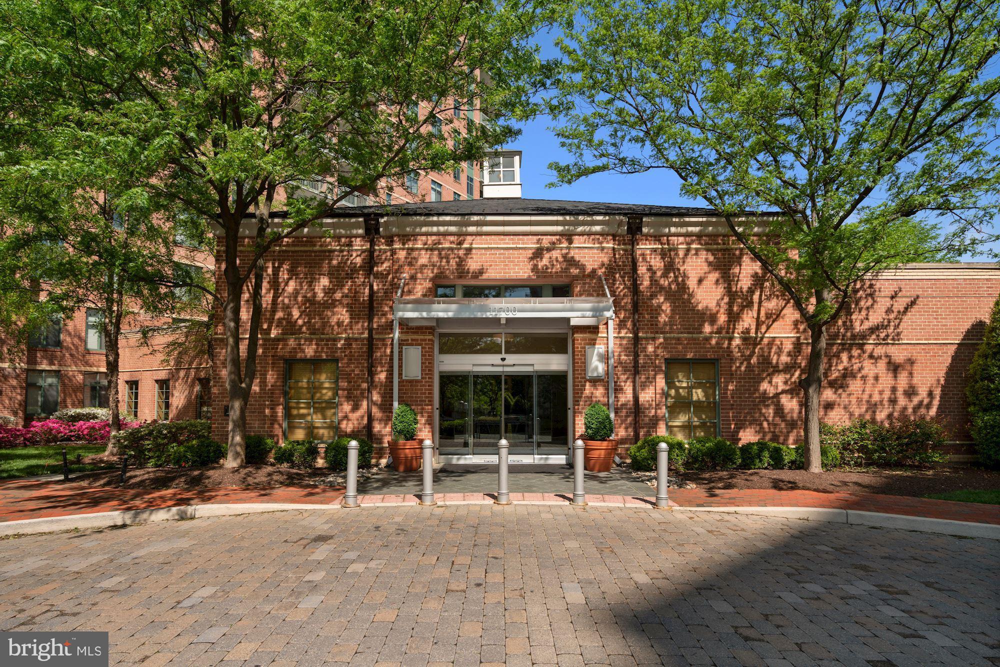 11700 Old Georgetown Road, Unit 406 North Bethesda, MD 20852 - Photo 4 of 29 Step inside!