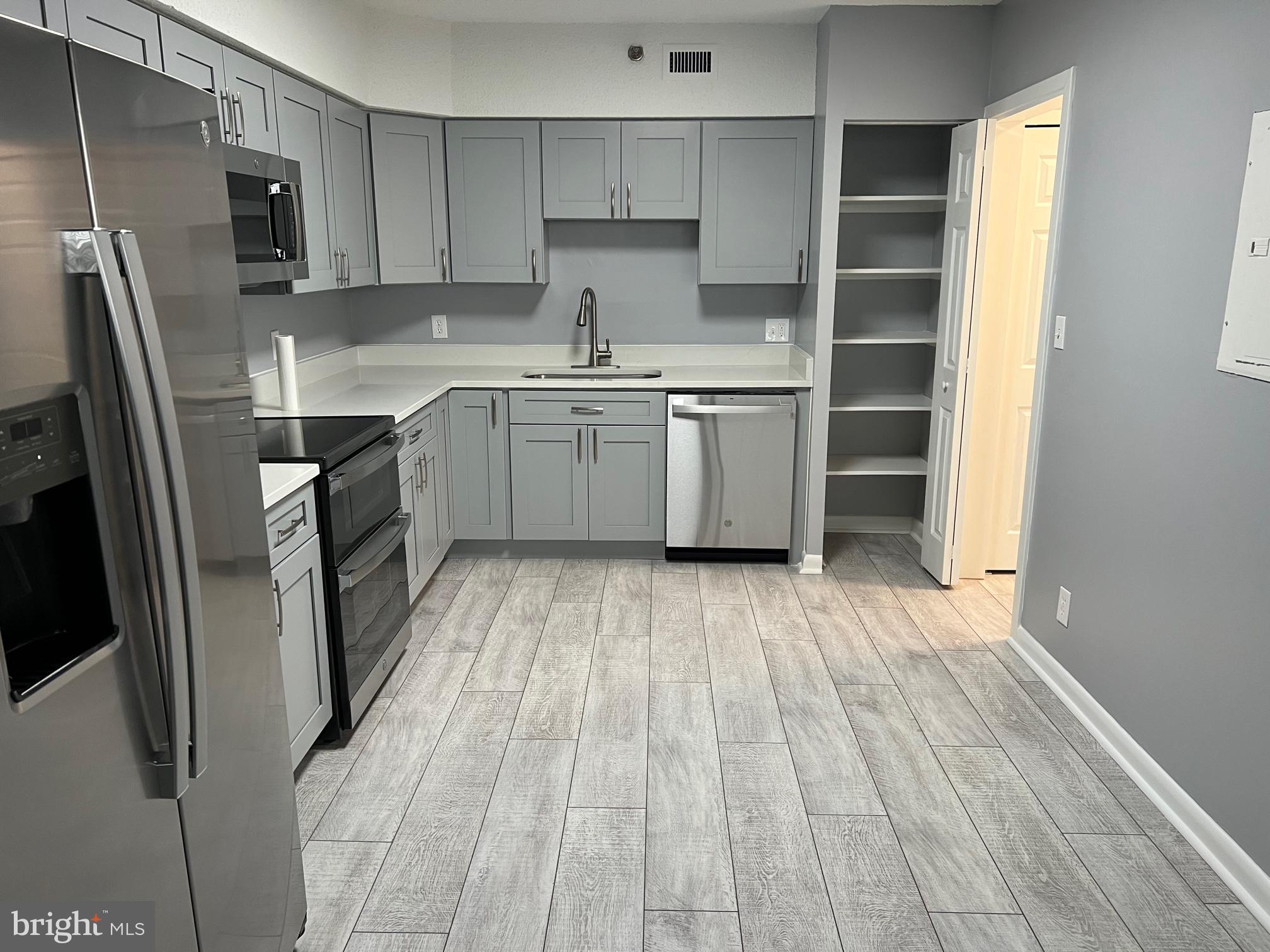 5501 Seminary Road, Unit 1809S Falls Church, VA 22041 - Photo 11 of 28 Gallery Image 11