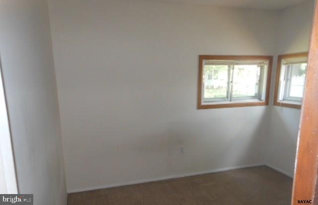 811 Fireside Road York, PA 17404 - Photo 8 of 10
