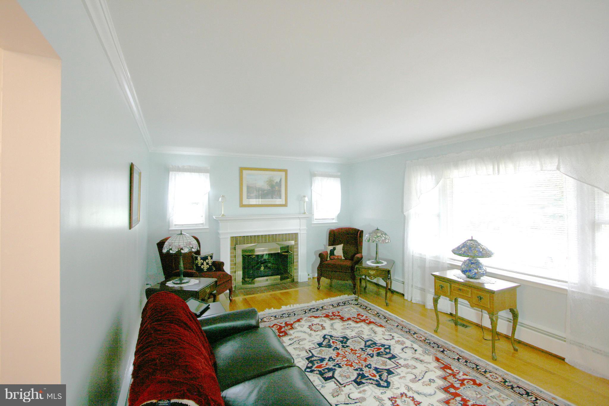 2525 Briggs Chaney Road Silver Spring, MD 20905 - Photo 2 of 30 Living Room