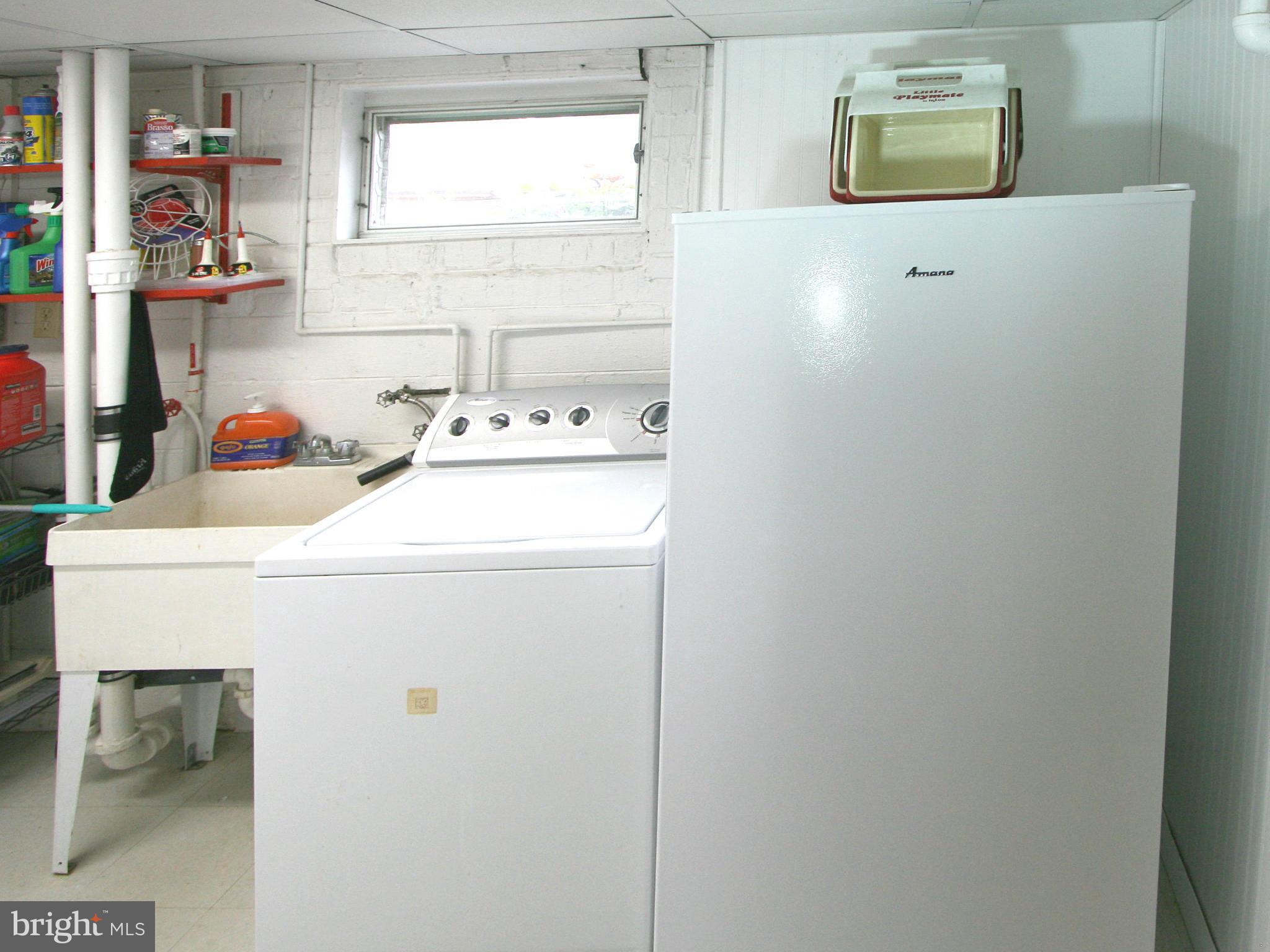 2525 Briggs Chaney Road Silver Spring, MD 20905 - Photo 22 of 30 Laundry