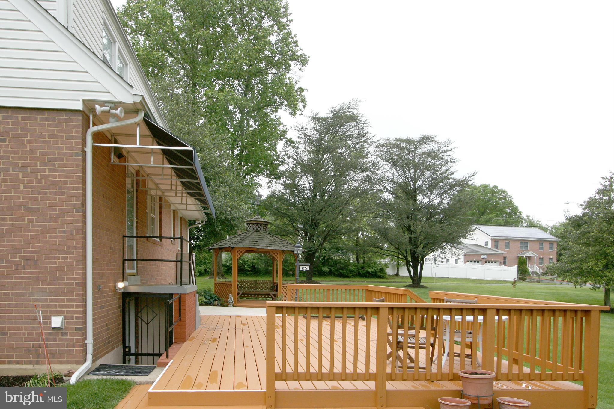 2525 Briggs Chaney Road Silver Spring, MD 20905 - Photo 27 of 30 Deck