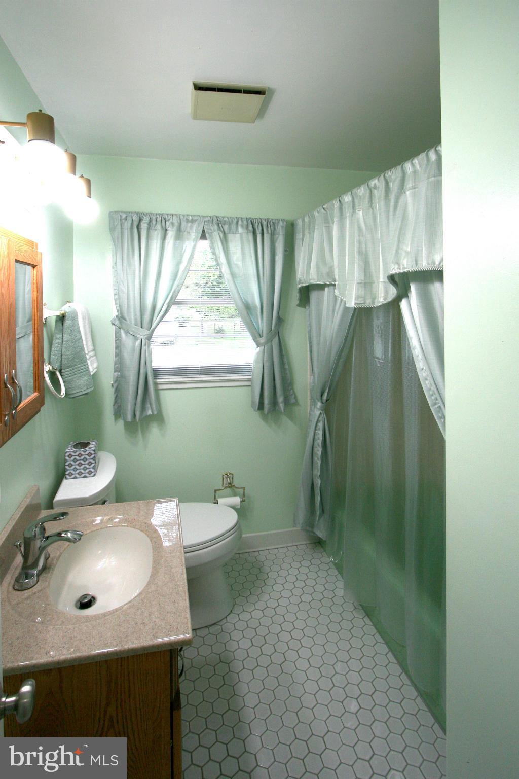 2525 Briggs Chaney Road Silver Spring, MD 20905 - Photo 8 of 30 Hall Bath