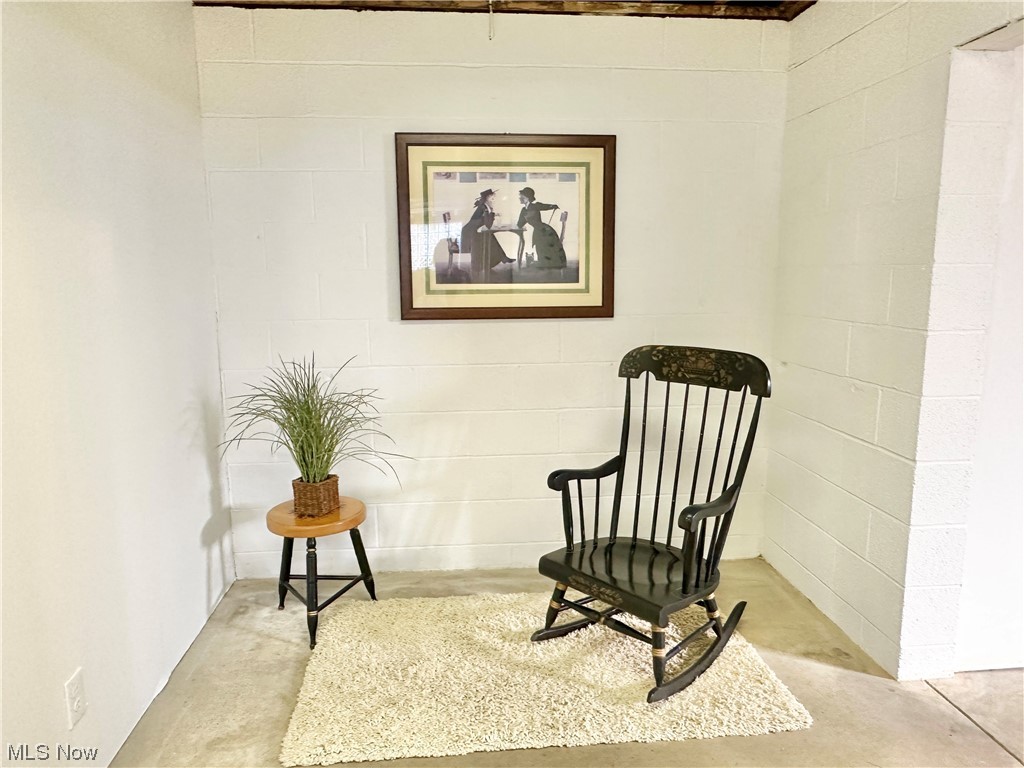 6130 Renninger Road New Franklin, OH 44319 - Photo 19 of 30 View of sitting room