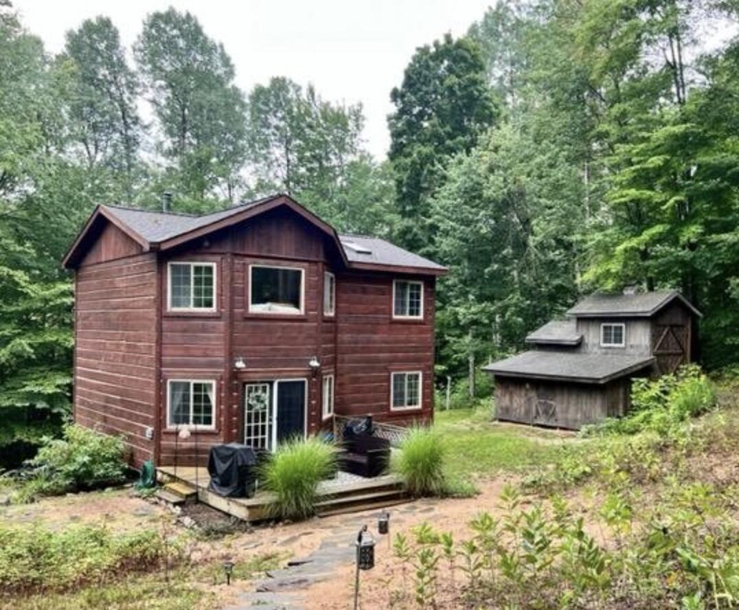 331 North Seldon Road Petoskey, MI 49770 - Photo 1 of 10 Gallery Image 1