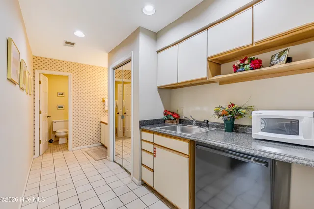 $424,900 | 260 Clubhouse Road, Unit 11B, Sunset Beach, NC 28468