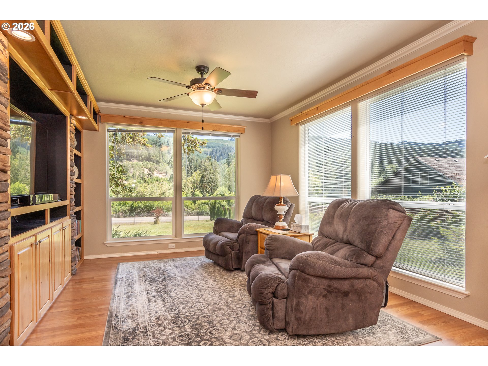5833 Hubbard Creek Road Umpqua, OR 97486 - Photo 28 of 48 Family Room