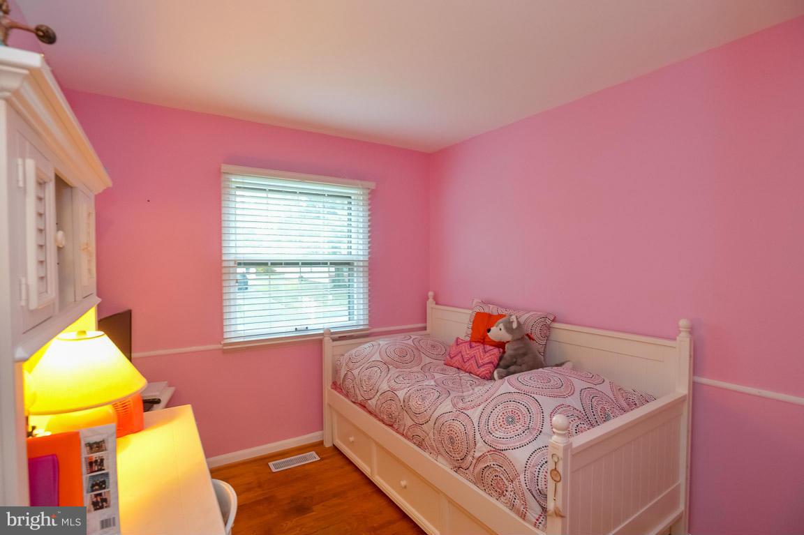 125 North Hickory Road Sterling, VA 20164 - Photo 21 of 30 Bedroom