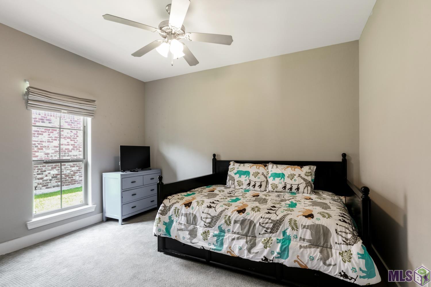 8273 Seville Court Baton Rouge, LA 70820 - Photo 12 of 20 Guest bedroom
