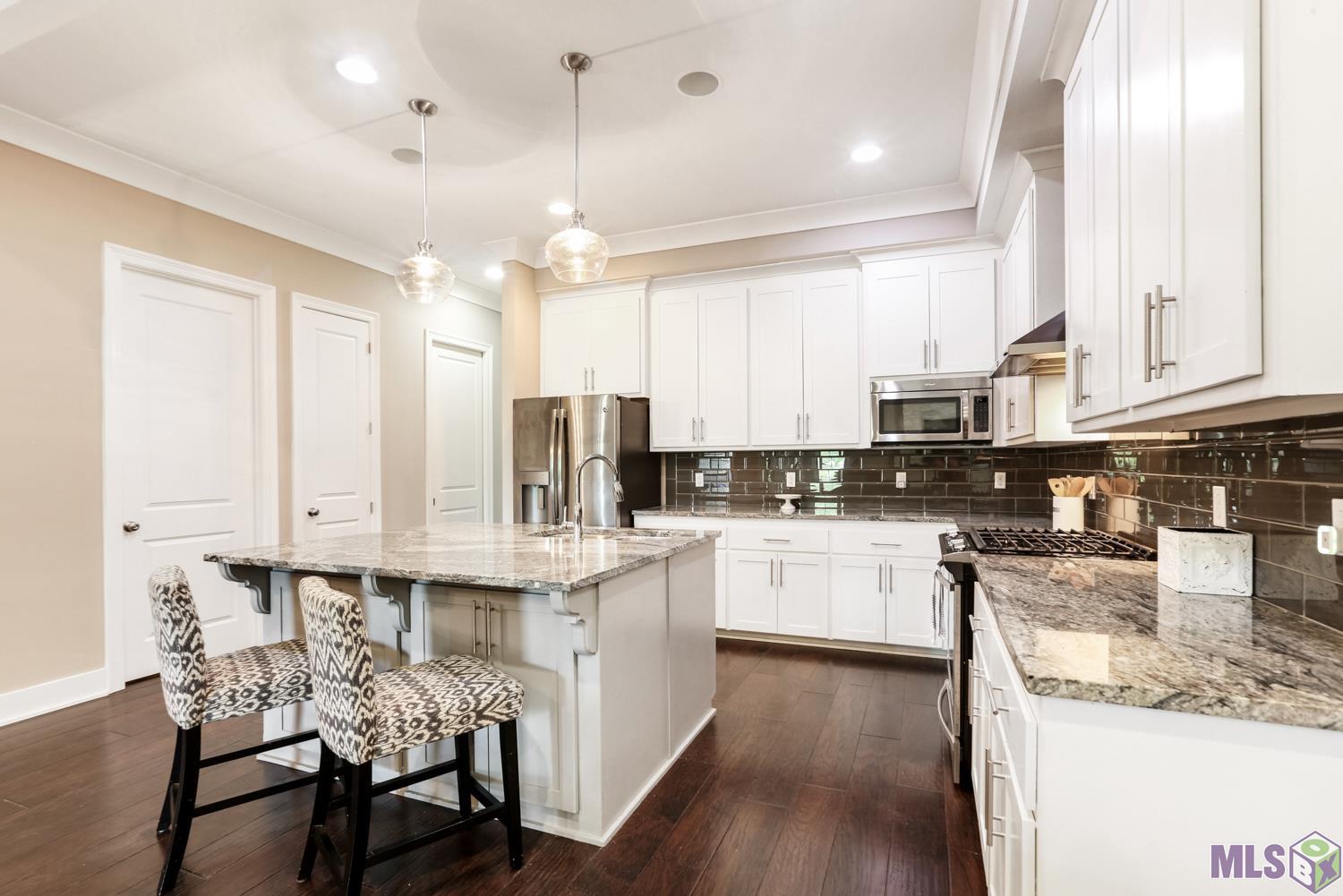 8273 Seville Court Baton Rouge, LA 70820 - Photo 4 of 20 Kitchen with plenty of storage
