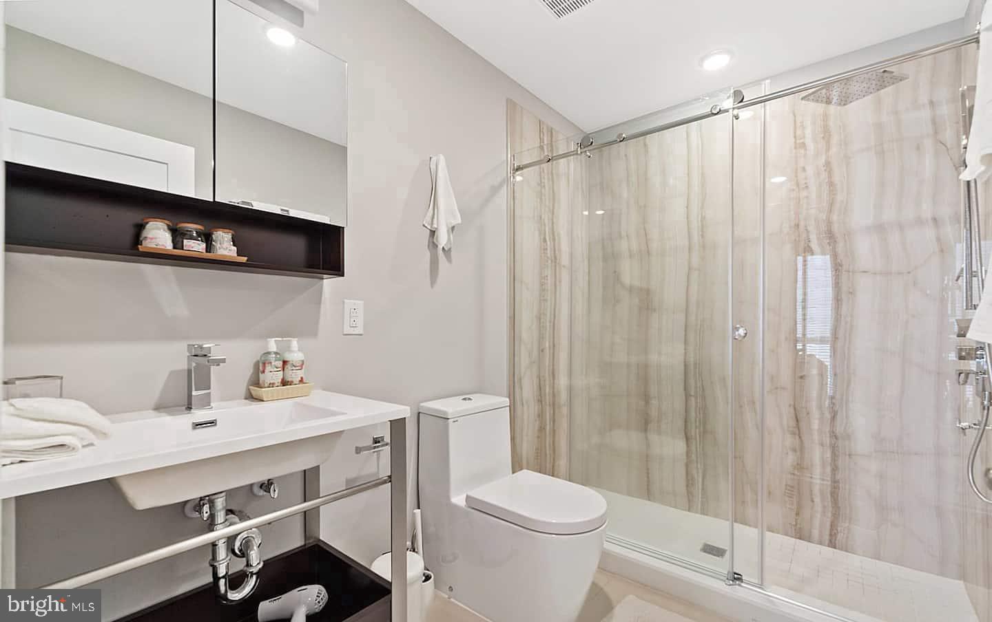 2010 Walnut Street, Unit 501 Philadelphia, PA 19103 - Photo 5 of 17