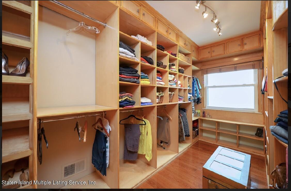 3 Stack Drive Staten Island, NY 10312 - Photo 5 of 11 AD05D74C-3EB7-4DD5-A3E6-3AF812BB3507