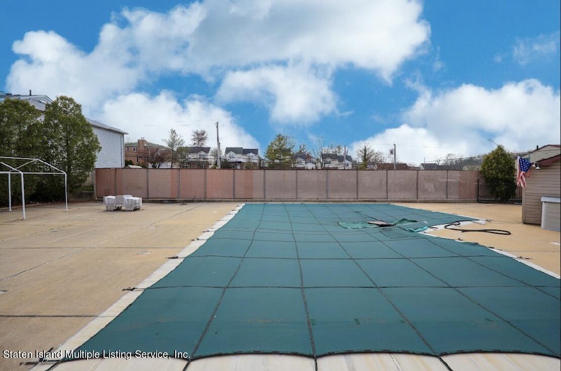 3 Stack Drive Staten Island, NY 10312 - Photo 10 of 11 666C5D1E-341B-4605-99F5-7D0A3E605DBB