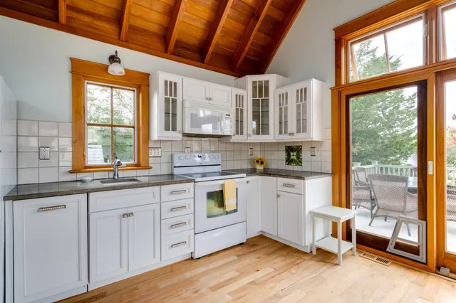 $1,495,000 | 211 Knox Avenue, Cape May Point, NJ 08212