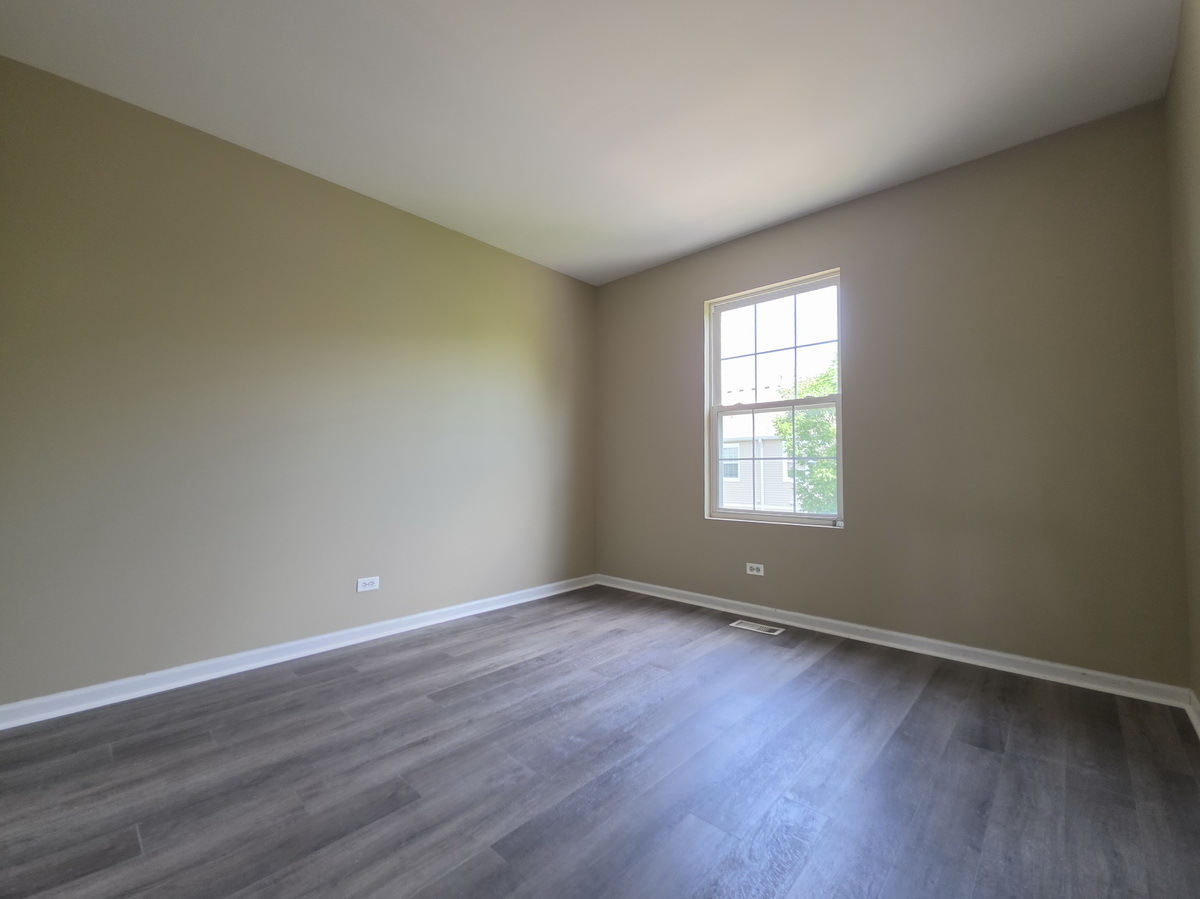 207 Springbrook Trail South Oswego, IL 60543 - Photo 11 of 15
